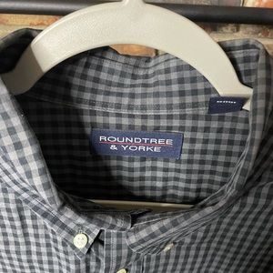 Roundtree & Yorke Men’s SZ XXL, Black Gray pinstriped, xtra buttons 100% Cotton.